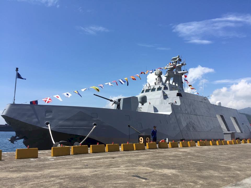 首艘航艦殺手沱江級艦下水典禮 15日舉行
