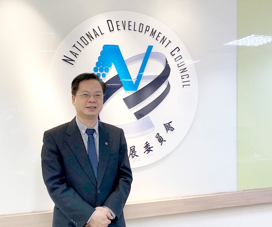 龔明鑫:今年經濟成長率有機會「坐4望5」