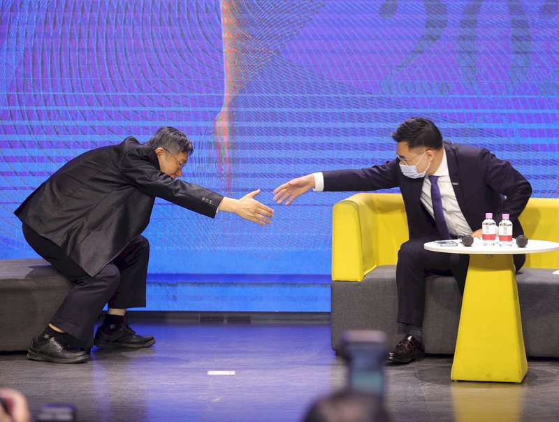 同台談居住正義 柯文哲點名江啟臣:立院稅制改革別打假球