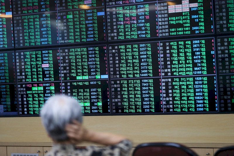 傳產類股資金派對結束?台股爆歷史天量摜破萬七